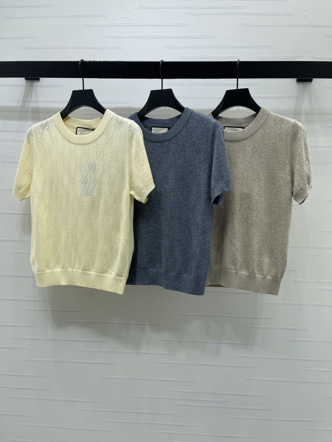 Women's short sleeves